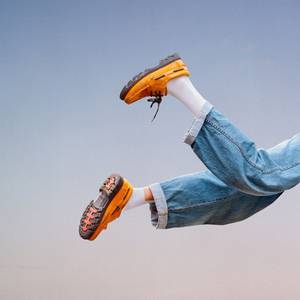 俄罗斯女同三人交
