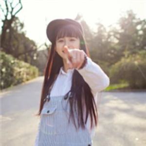 俄罗斯女同三人交
